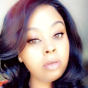 Meet your Posher, Iyona